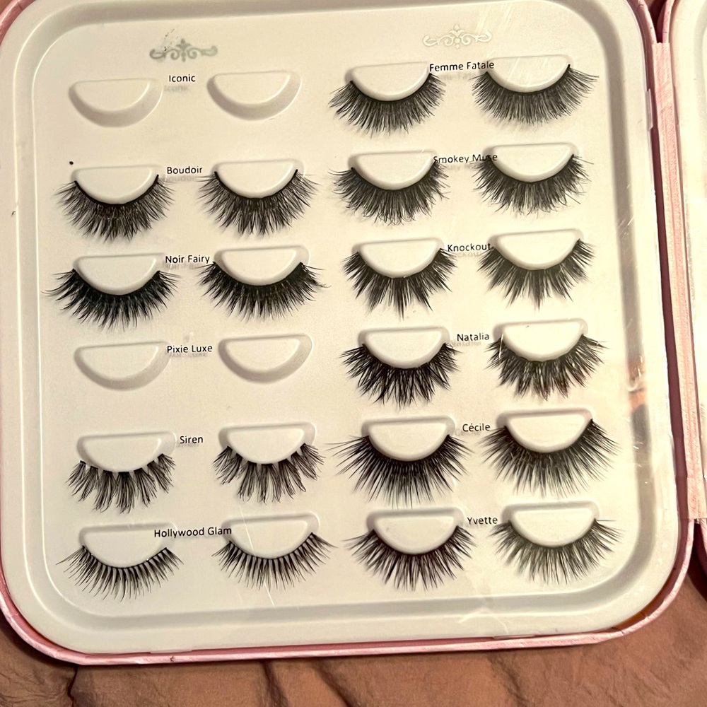 House of lashes lashes and holder